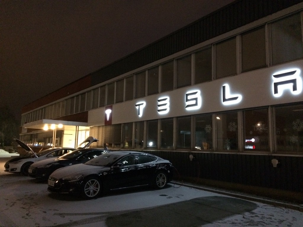 Charging at Tesla Trondheim