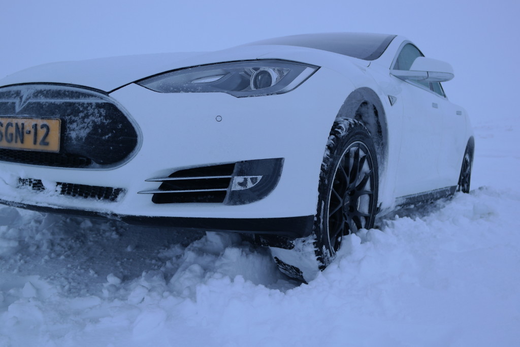 Model S stuck Arctic Circle